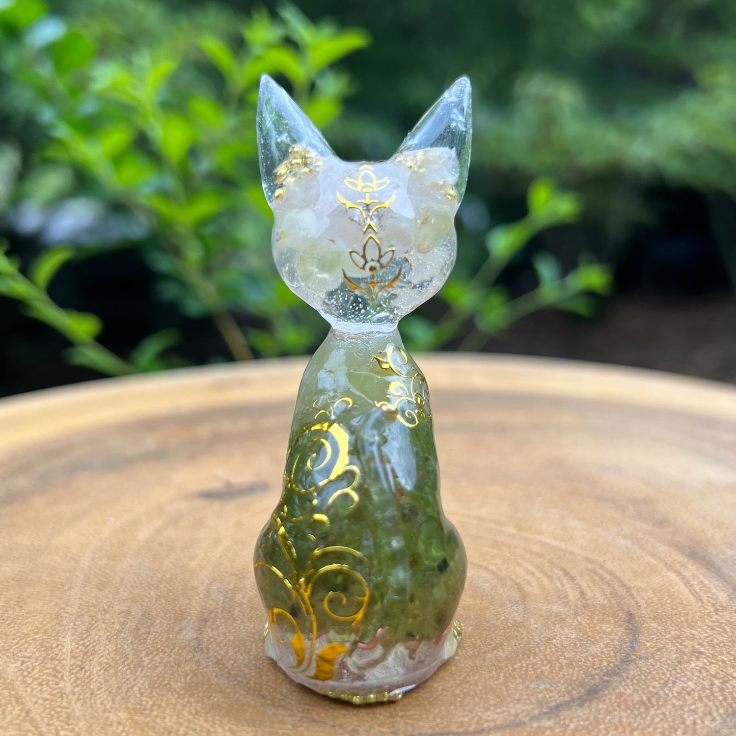 8月の誕生石ペリドット イエロー～グリーン　猫さんオルゴナイト